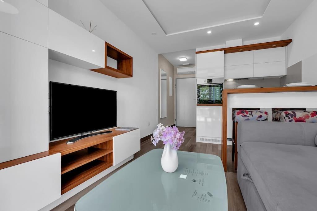 Brotis - Studioapartment - Makarska Exklusiv プロマイナ エクステリア 写真